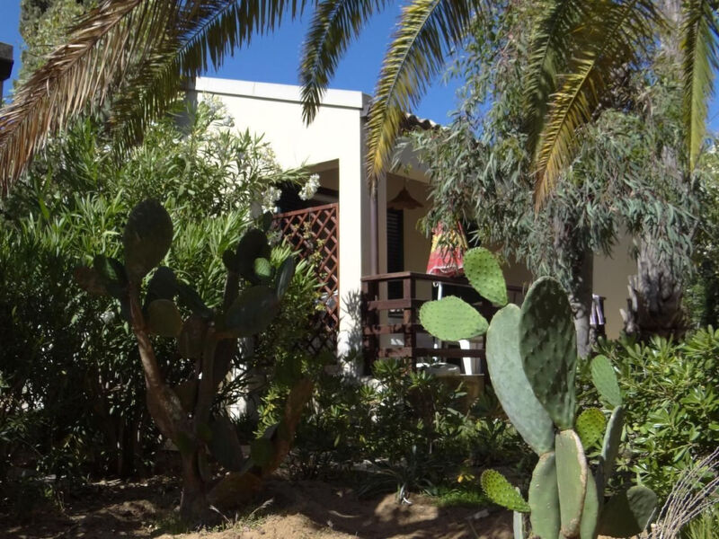 Schöner zentraler Bungalow direkt am Sandstrand auf Sizilien