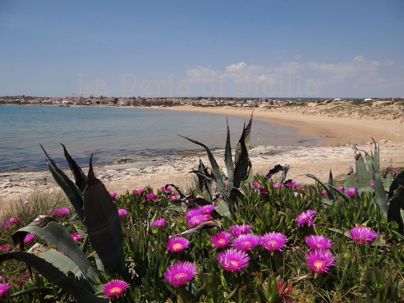 Schöner Bungalow direkt am Sandstrand auf Sizilien