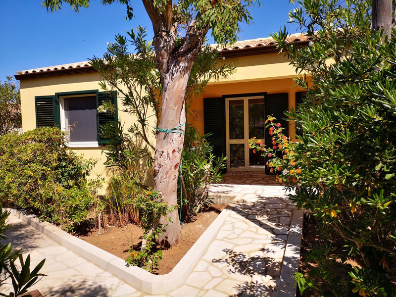 Schöner, neuer und zentraler Bungalow direkt am Sandstrand auf Sizilien