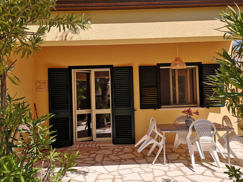 Schöner, neuer und zentraler Bungalow direkt am Sandstrand auf Sizilien