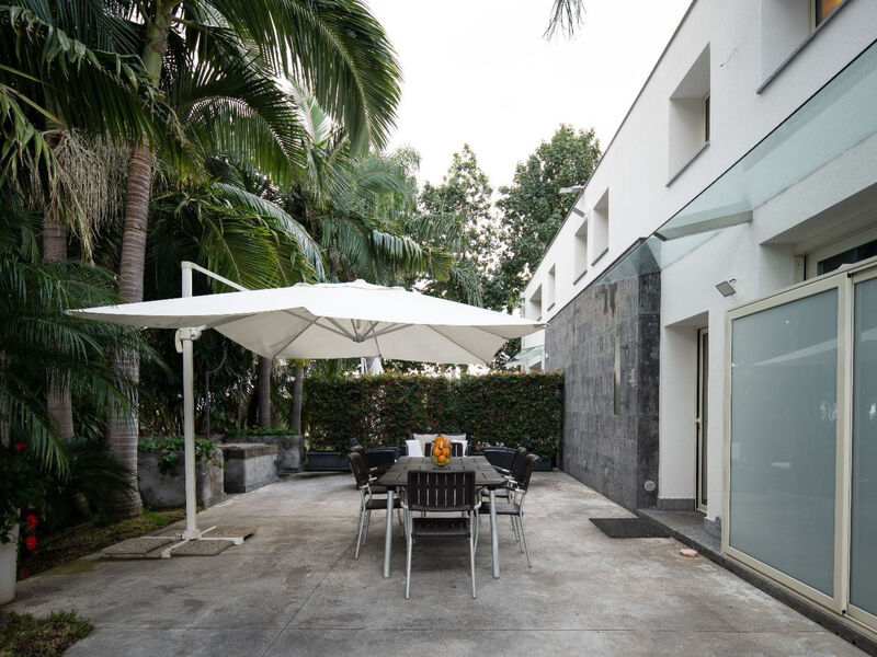 Vila Carlino White
