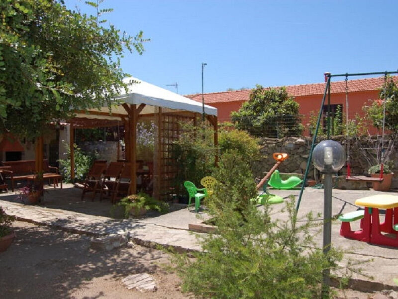 Lubagnu Vacanze- Zwei-Zimmer-Wohnung D