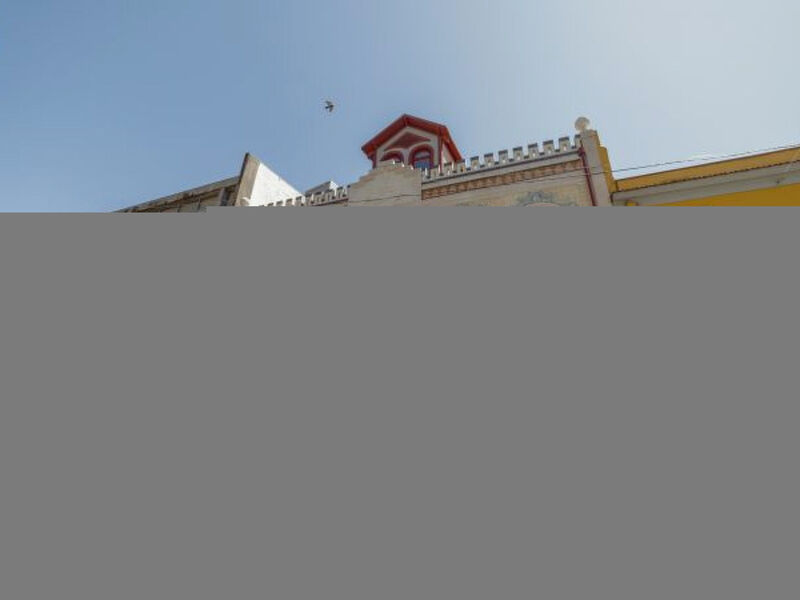 ELEGANT DOWNTOWN APARTMENT by VACATIONY