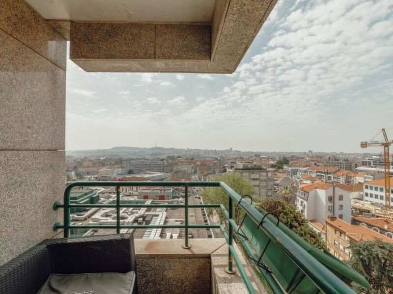 DOWNTOWN GRAND TOWER VIEW by VACATIONY