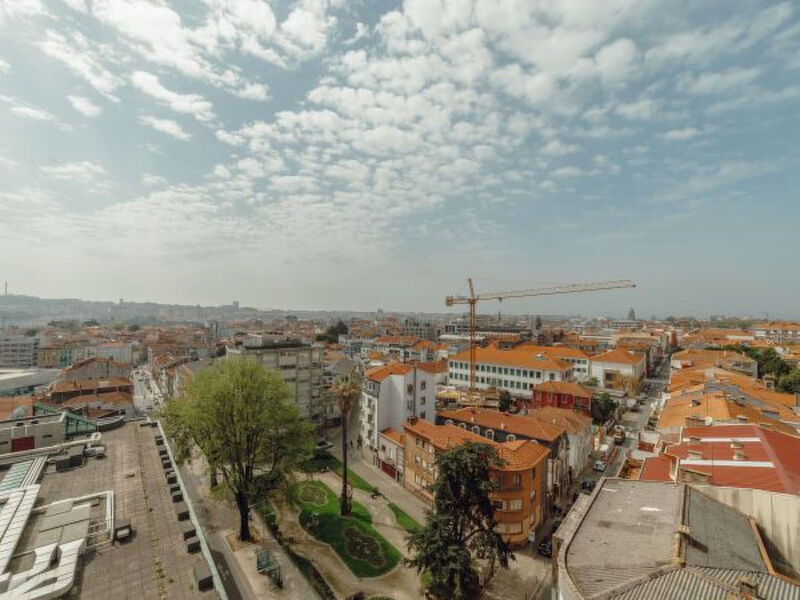 DOWNTOWN GRAND TOWER VIEW by VACATIONY