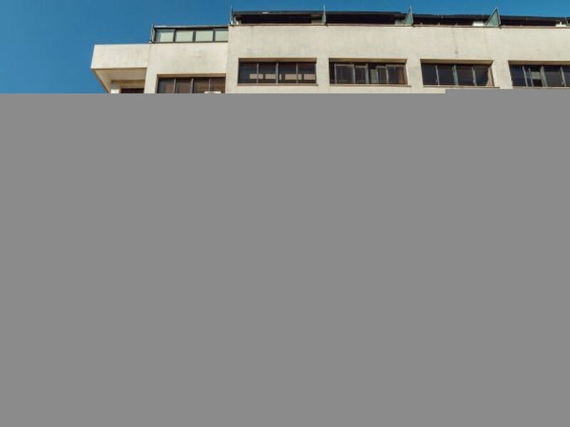 DOWNTOWN STYLISH APARTMENT & GARAGE by VACATIONY