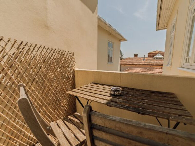 DOWNTOWN RETRO BOLHAO by VACATIONY