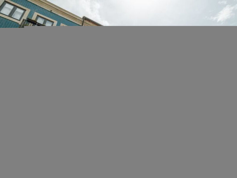 HISTORIC & BRIGHT BOLHAO MEZZANINE by VACATIONY