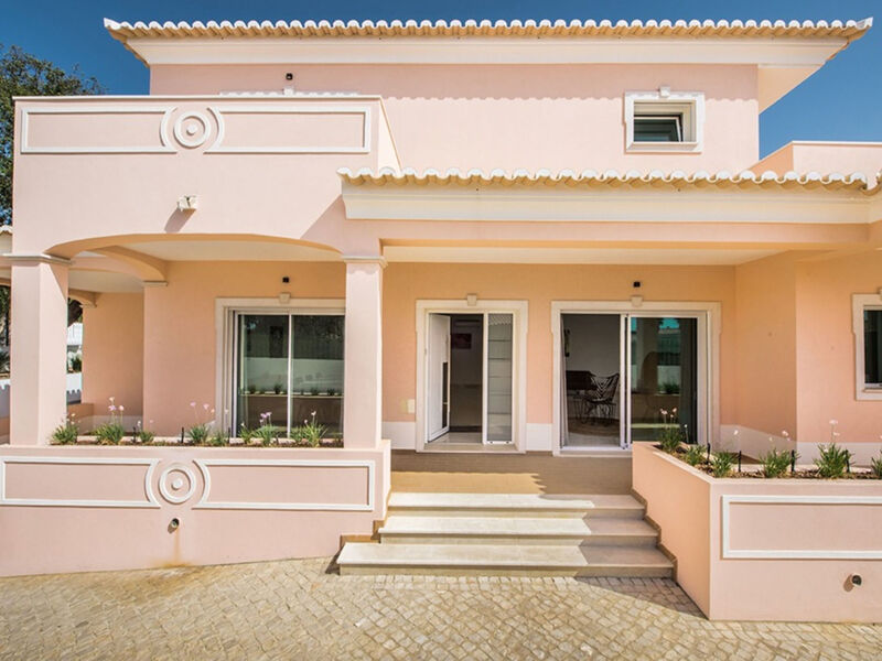 V8 Bastos - VIP Properties