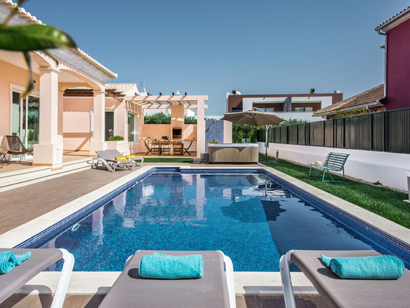 V8 Bastos - VIP Properties