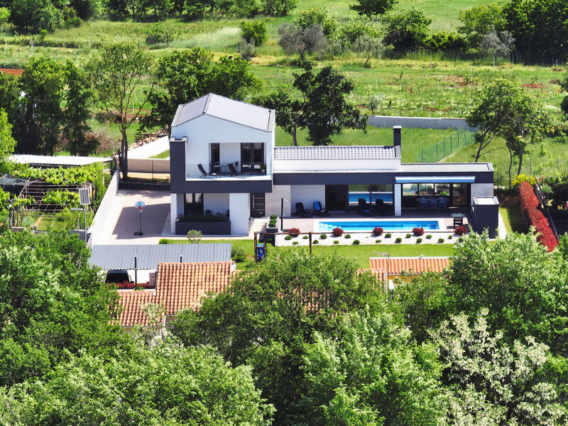 Vila 1318-960