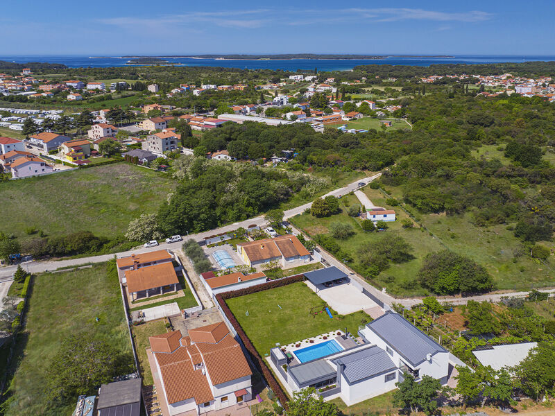 Vila 1318-960