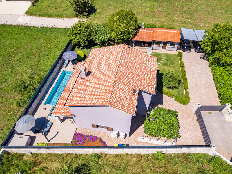 Vila 1318-1093
