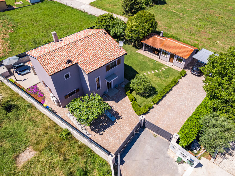 Vila 1318-1093
