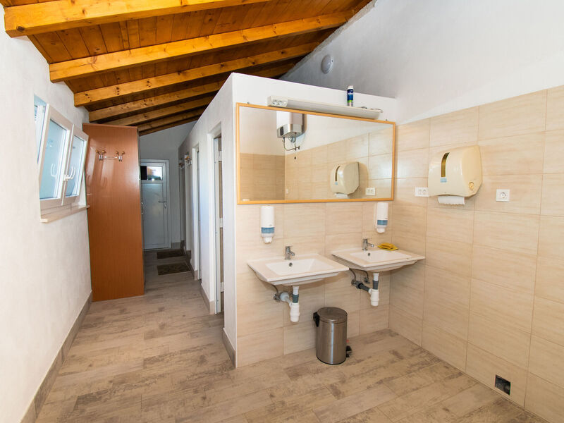 Mobilní domky a kempy 1355-4427