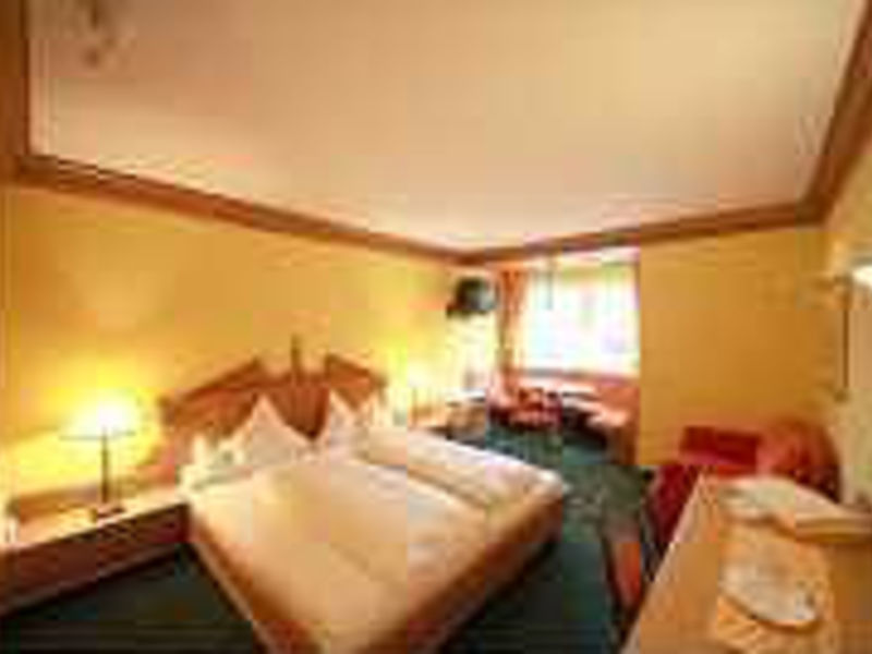 Familienhotel/Pension Rotspitz