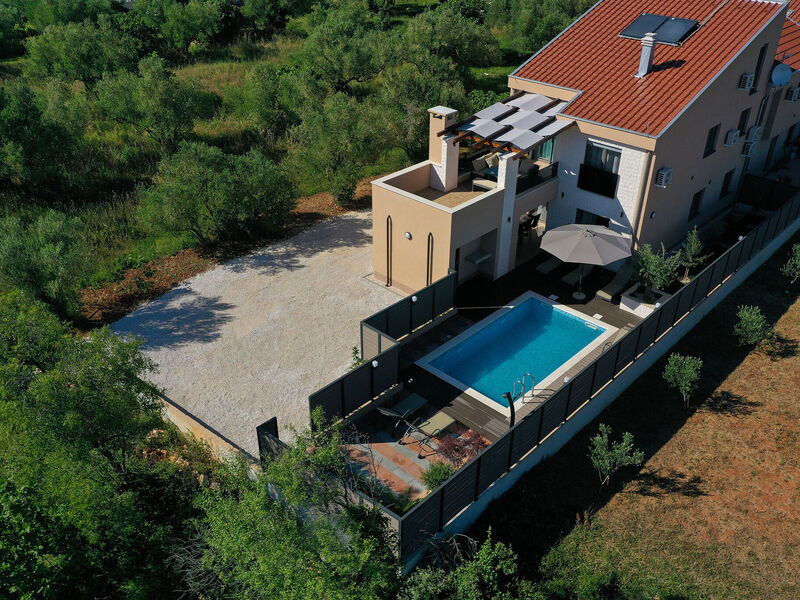 Vila 1355-7701