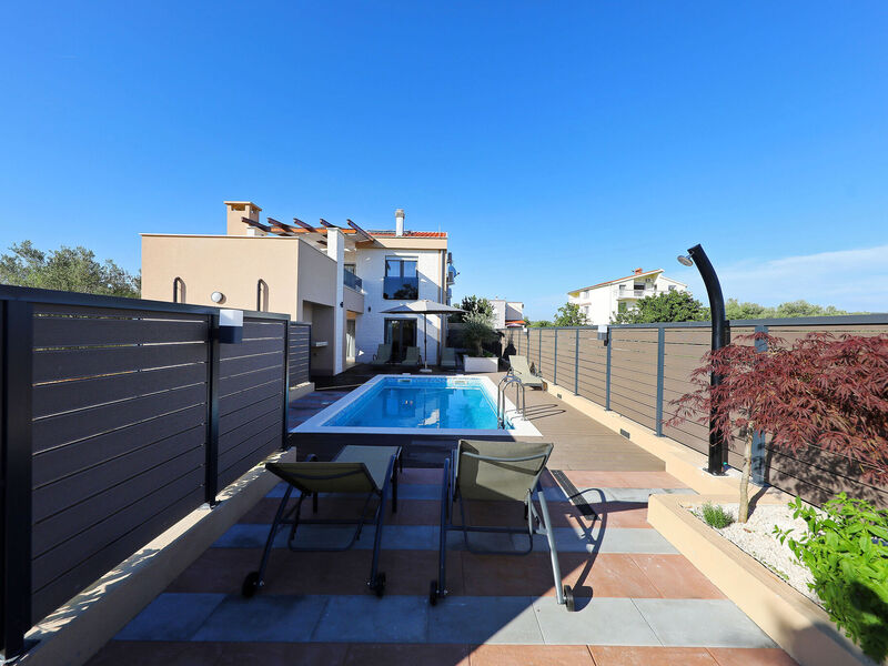 Vila 1355-7701