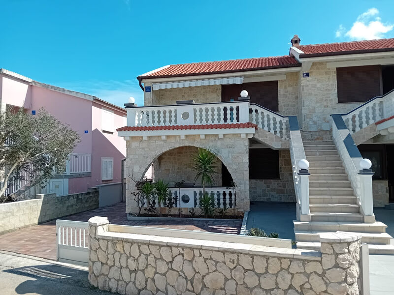 Apartmány 3298N-8403