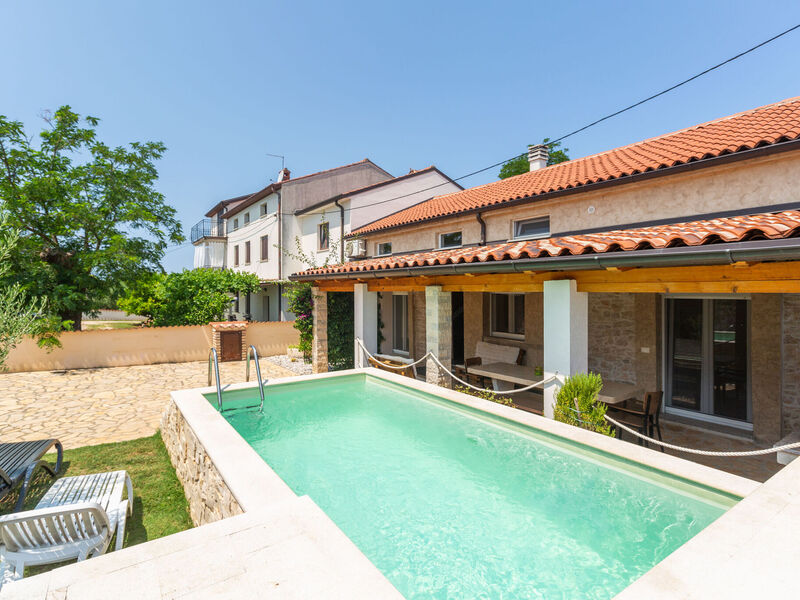 Vila 1355-7945