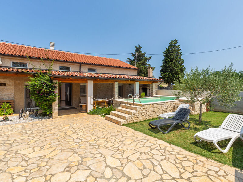 Vila 1355-7945