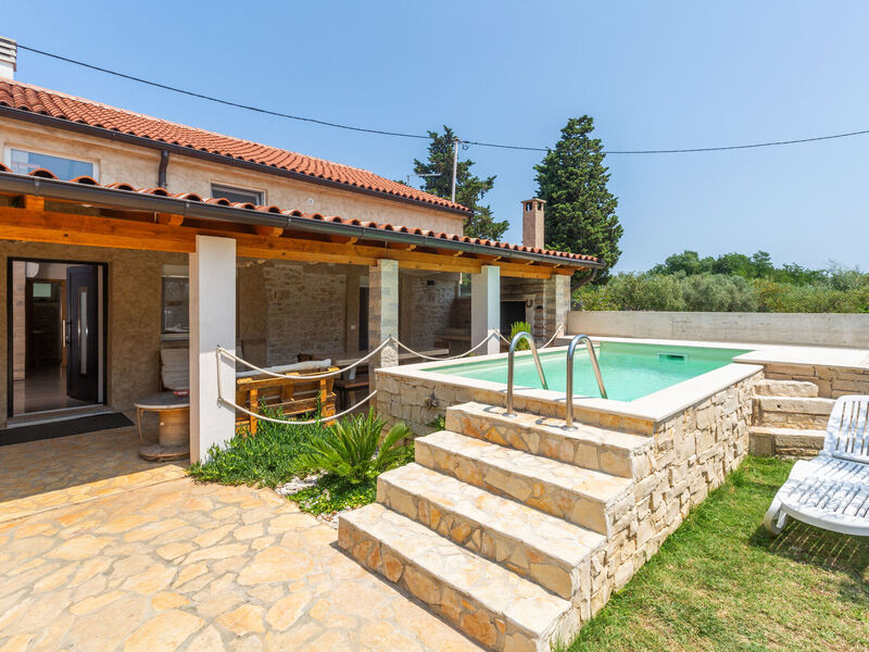 Vila 1355-7945
