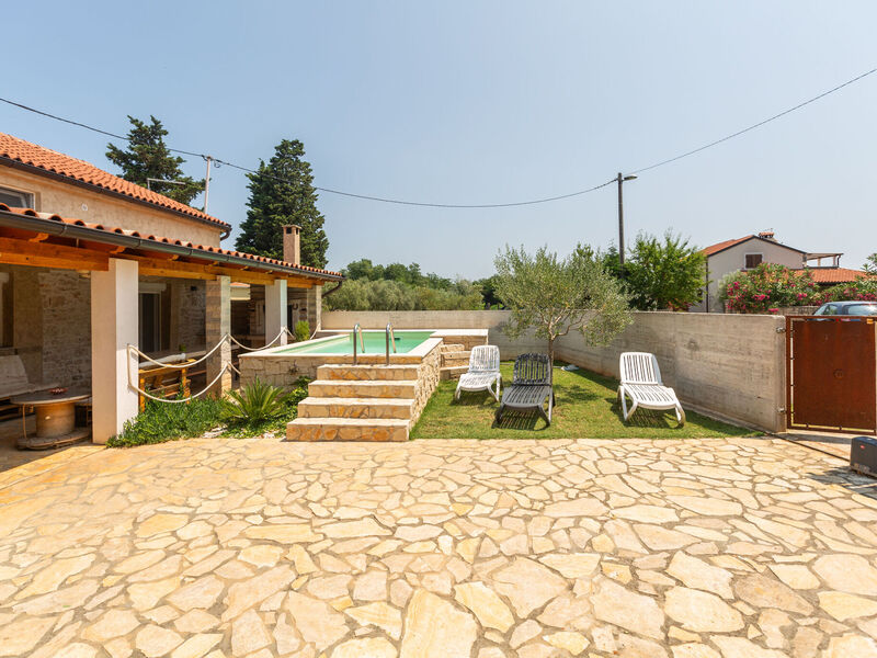 Vila 1355-7945