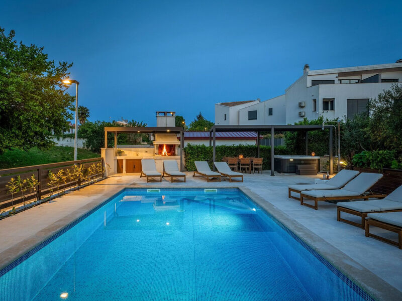 Apartmány 1355-8000