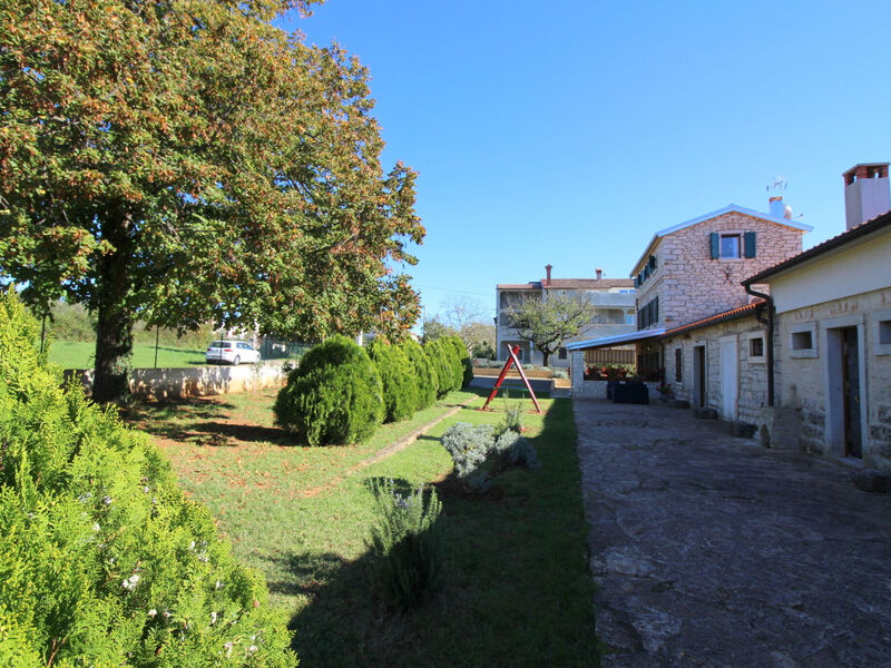 Kamenný dům 1355-8020