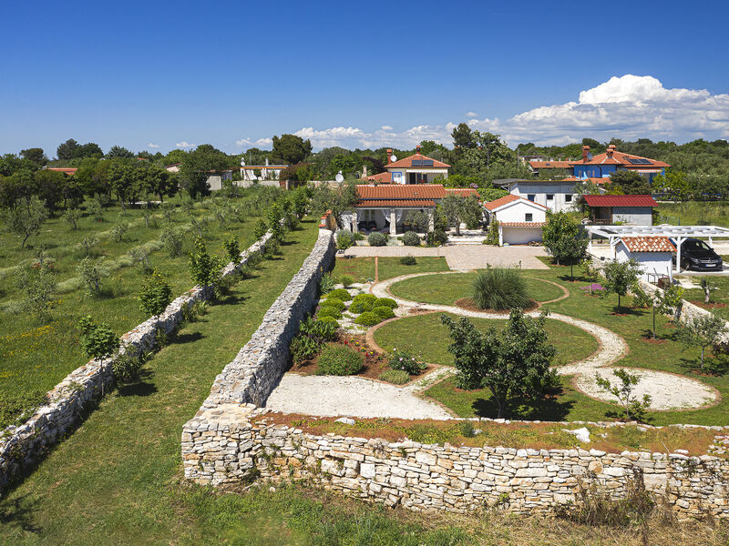 Vila 1318-813