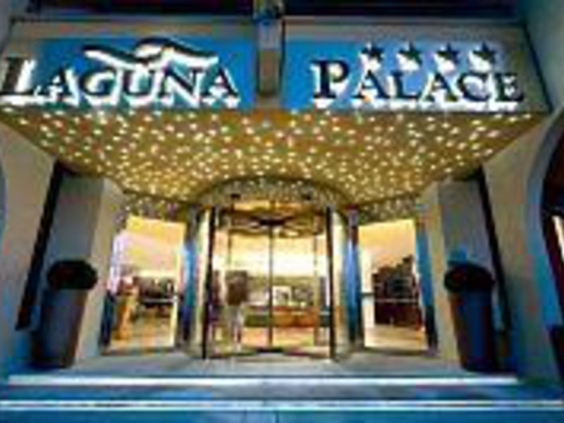 Hotel Laguna Palace