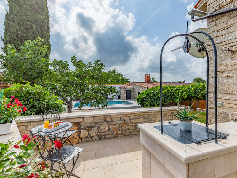 Courtyard Ivini