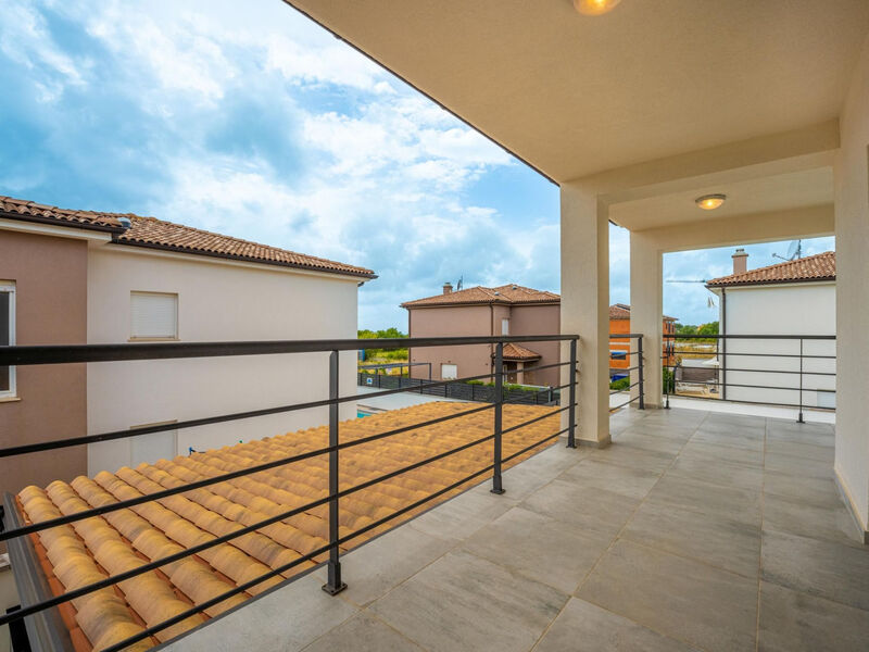 Objekt 4 Schlafzimmer, 3 Badezimmer, Küche, Wohnzimmer, privater Pool, Grill