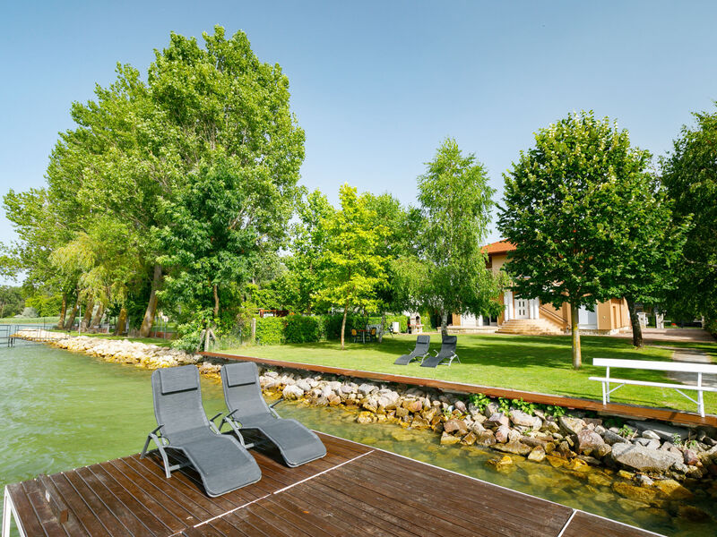 Balaton A2032