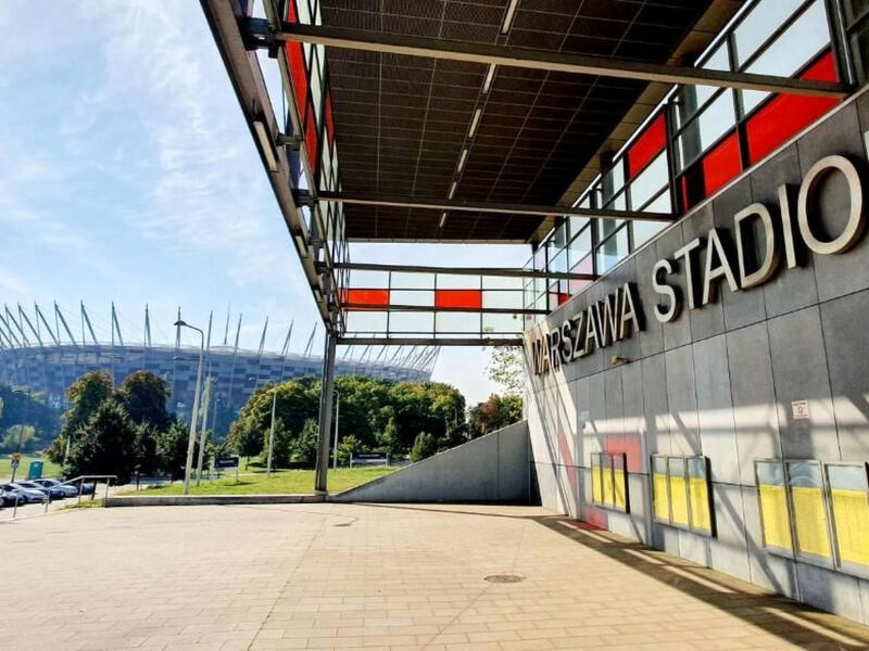 BESSERER PLATZ: Klassisches Warschau