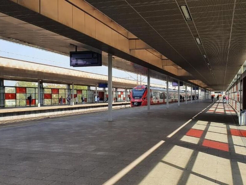 BESSERER PLATZ: Klassisches Warschau
