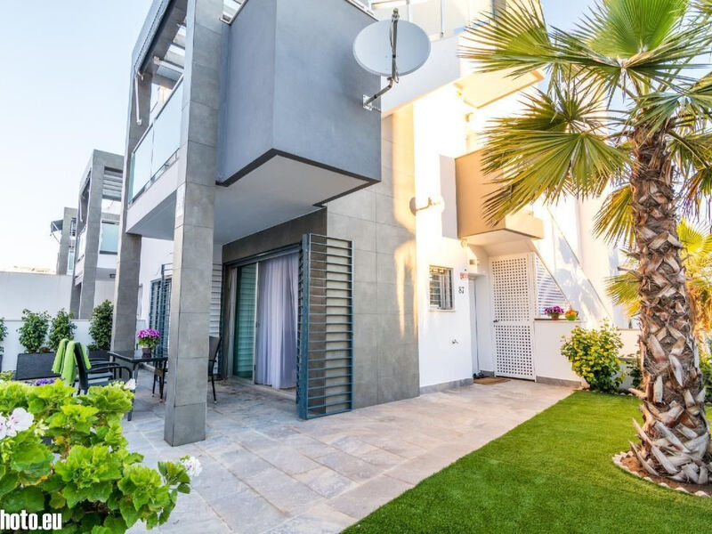 Sunny Villa