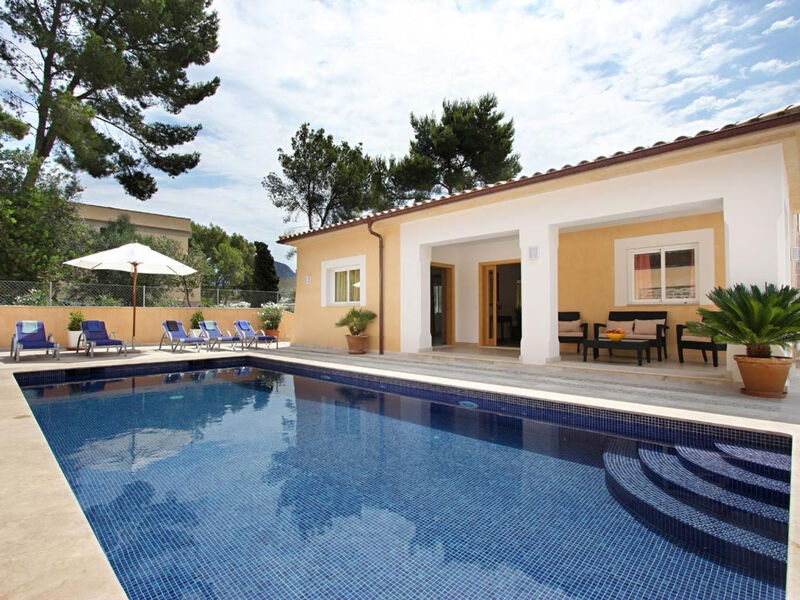 Vila Medina, Cala Sant Vicenç