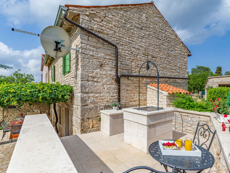 Courtyard Ivini