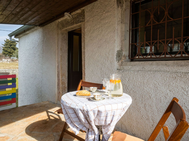 Studio apartment Larca