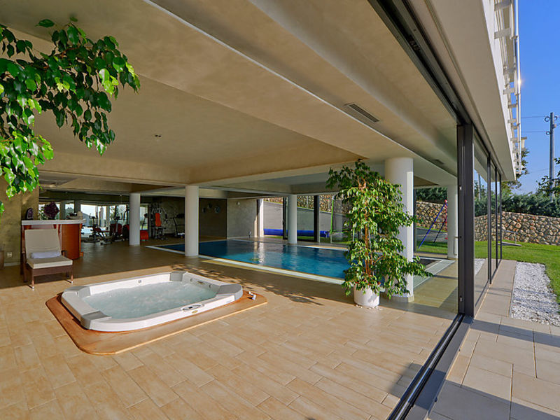 Villa Biocrystal