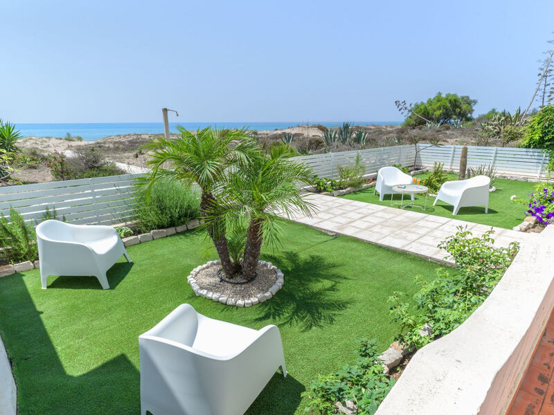 Vila am Sandstrand von Punta Secca