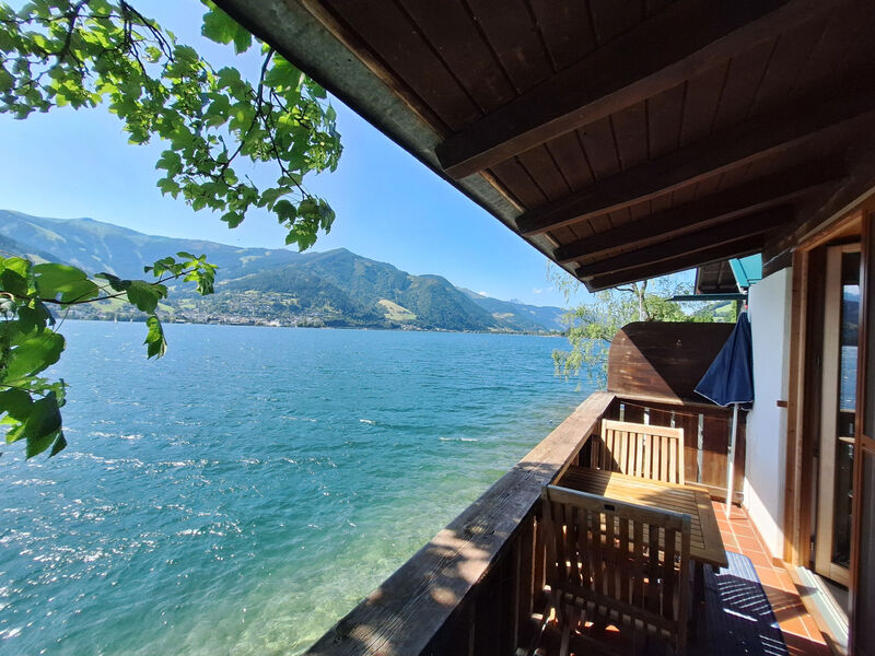 Waterfront Apartment 4