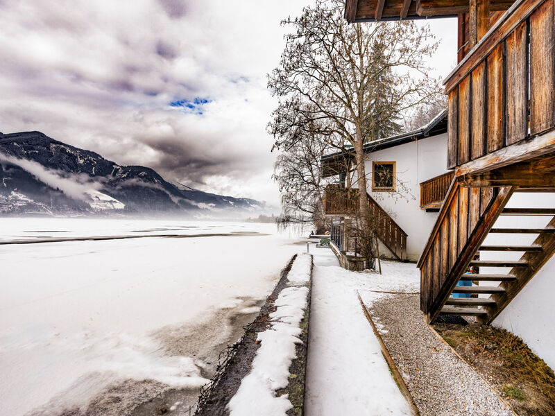 Waterfront Apartment 4