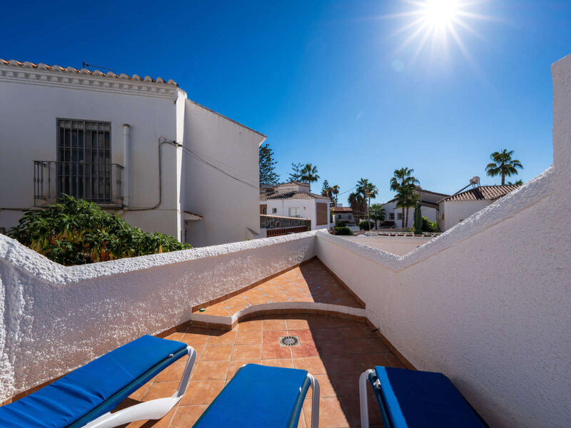 Los Pinos 29 Villas by Casasol