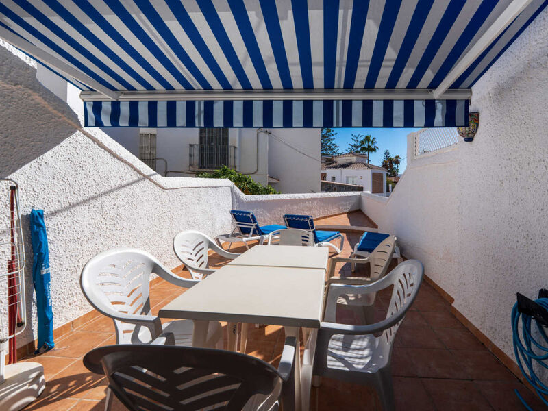 Los Pinos 29 Villas by Casasol