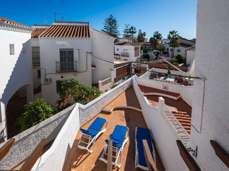 Los Pinos 29 Villas by Casasol