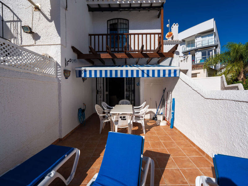 Los Pinos 29 Villas by Casasol