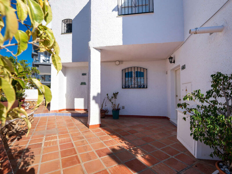 Los Pinos 29 Villas by Casasol