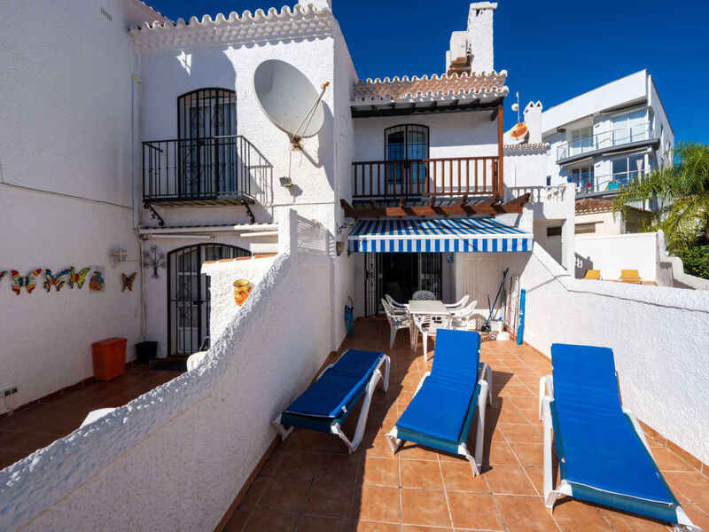 Los Pinos 29 Villas by Casasol